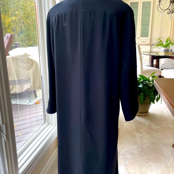 Long black light weight coat by Utex design. - Picture 6 of 15